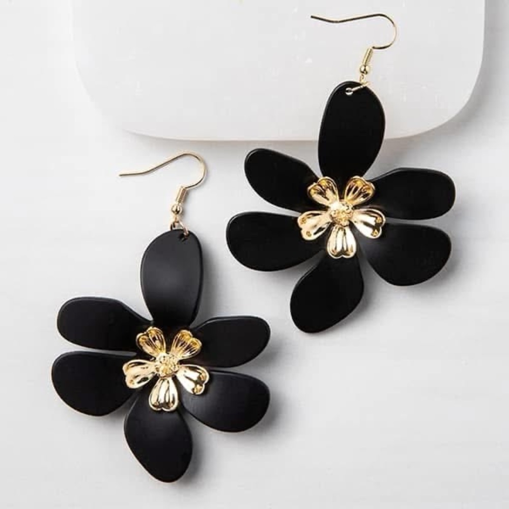 NEW Black and Gold Flower Earrings